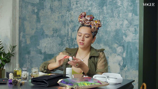 Что в сумке у Манижи? | Vogue Россия