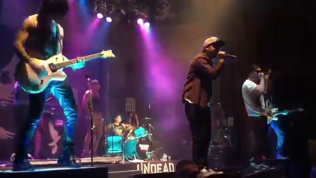 Hollywood Undead – Levitate (Live @ Newport 2015)