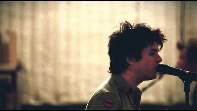 Green Day – Nuclear Family (Official Video)