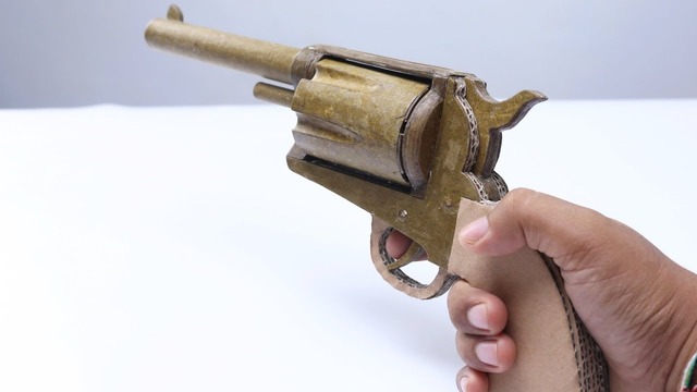 Офигенная самоделка шестизарядного револьвера из картона