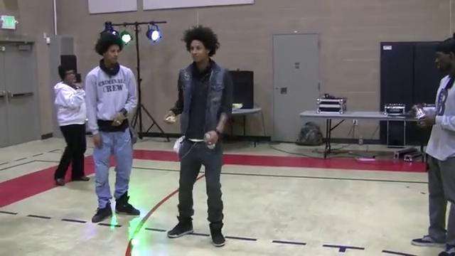 Larry from Les Twins KILLIN the beat and a hot dog at the same time