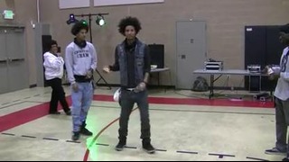 Larry from Les Twins KILLIN the beat and a hot dog at the same time