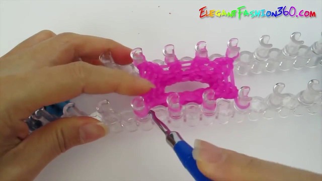 Плетение фигурок из резинок. брелки – зайчики