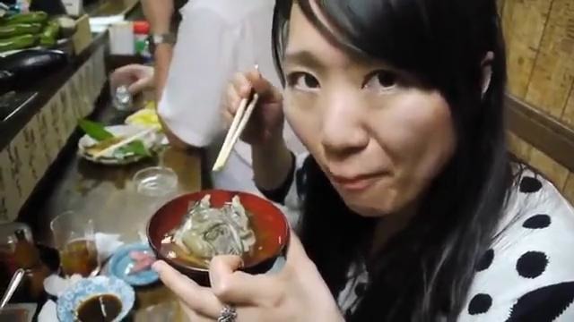 Как Японцы едят лягушек