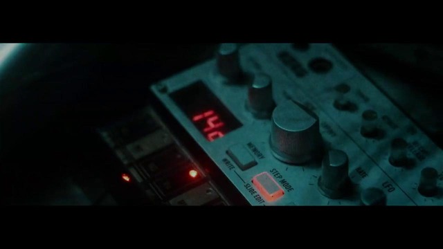 Loopers – Feel It (Official Music Video)