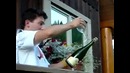Как правильно открывать шампанское