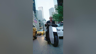 Скутер в стиле Tesla Cybertruck