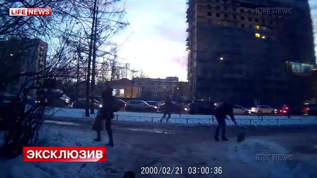 Семь активистов “СтопХам СПб” избиты за попытку остановить автомобиль на тротуаре