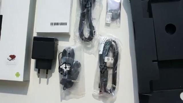 Распаковка Sony Xperia P