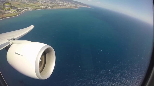 Взлёт Боинга 777 и красивый вид на остров в Австралии