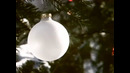 Mariah Carey – All I Want For Christmas Is You (Official Music Video)