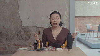 Что в сумке у Ян Гэ? | Vogue Россия