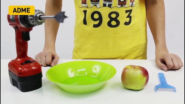 Самый суровый способ почистить яблоко
