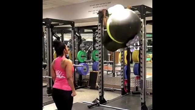 Ulisses Jr workout with his wife 2017