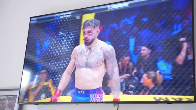 Дикая реакция Адесаньи и звёзд UFC на бой Гэтжи vs Топурия