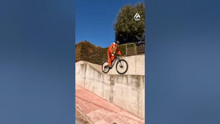 Biker Descends Flight of Stairs | People Are Awesome