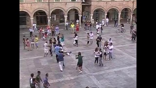 Flash mob salsa – rueda in ascoli piceno 11 settembre 2011 (sd)