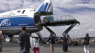 Как происходит погрузка Боинга 747 Джамбо