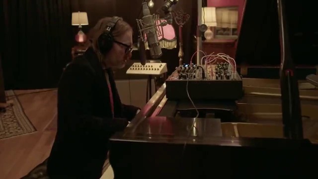 Thom Yorke – Suspirium (Live from Electric Lady Studios) (Official 2019!)