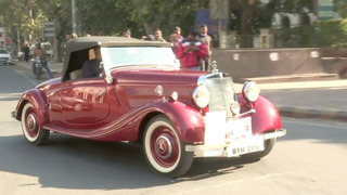 Ралли винтажных и классических авто проходит в Нью-Дели