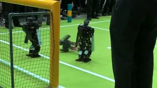 Захватывающий матч роботов-футболистов