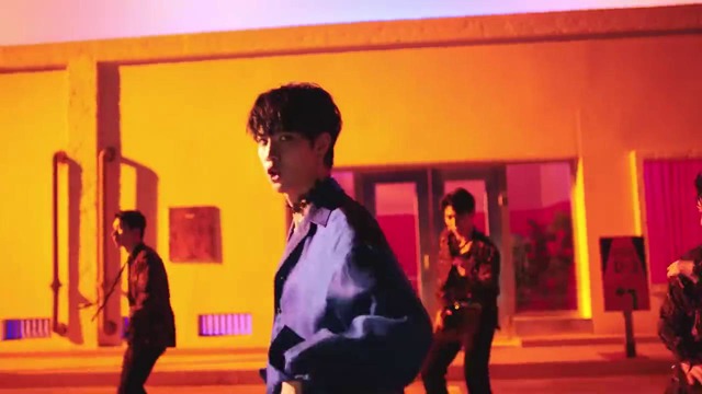 Kim Dong Han – ‘SUNSET’ (Official Music Video)