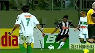 Ronaldinho – Amazing Assist