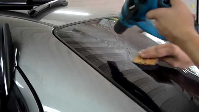 Тонировка заднего стекла автомобиля своими руками. Видео инструкция