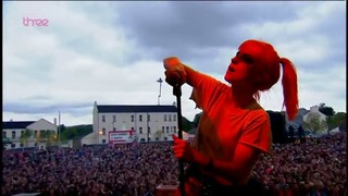 Paramore – Let The Flames Begin at Radio 1’s Weekend 2013