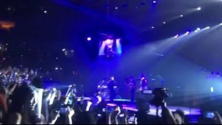 Jonas Brothers – Love Bug (Live in Manila)