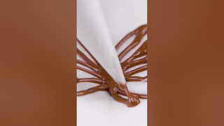 Фигурки из шоколада для декора. Оцени результат! 🦋 #chocolatelover