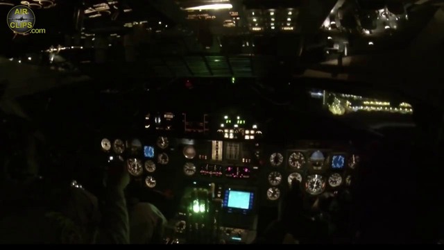 Ночной взлёт гиганта Ан-225 Мрия с аэропорта Лейпцига