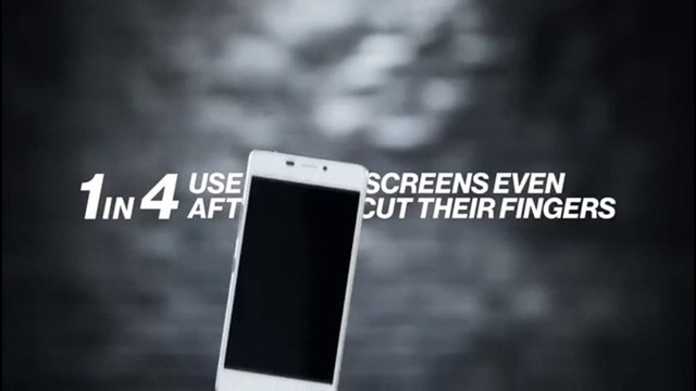 Motorola представила телефон с «небьющимся» экраном