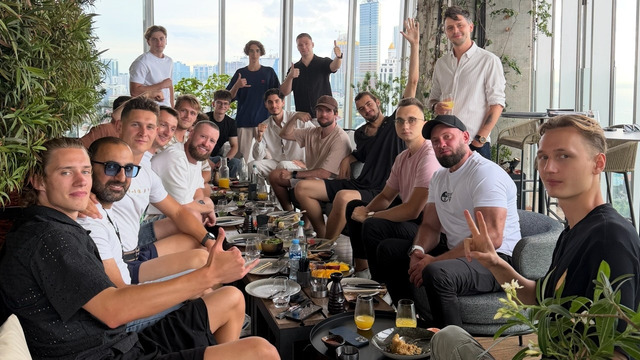 ОНИ СОЗДАЛИ СЕБЯ С НУЛЯ! Встреча с Подписчиками в Батуми! INSTARDING CLUB