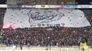 Фаер шоу от турецких болельщиков