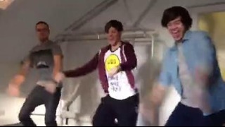 Liam, Harry and Louis dancing in vocal rehearsals