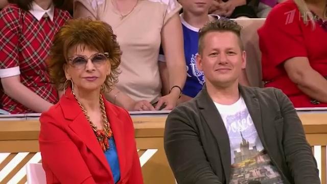 Андрей Малахов огрел шутника микрофоном. Аффтар