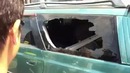 Как разбить автомобильное стекло двумя пальцами