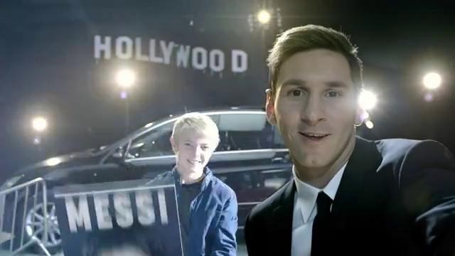 Коби и Месси устроили селфи-соревнование / Kobe vs. Messi: The Selfie Shootout