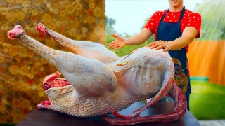 Приготовили огромного страуса весом 54 килограмма