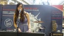Lauren Aquilina – Irrelevant (Kings Cross St Pancras)