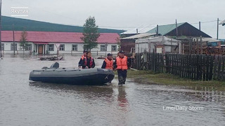 Наводнение в Якутии. Река поднялась на 9 метров. Село в сотню домов ушло под воду – все затопило
