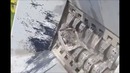 Огромная мясорубка пожирает автомобиль