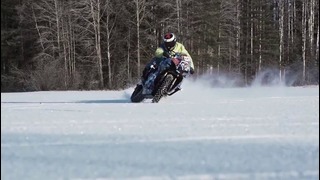 Шипованный спортбайк Suzuki GSX-R1000 vs мотовездеход Polaris RZR UTE