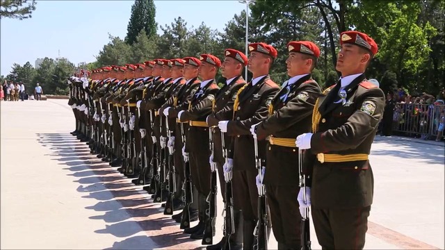 Парад на "Братских могилах"