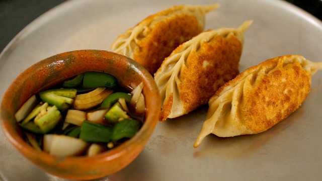 King-size kimchi dumplings (Kimchi-Wangmandu: 김치왕만두)