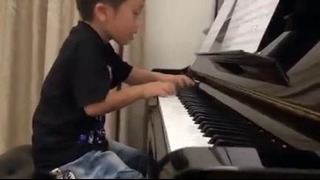 Пятилетний гений-пианист