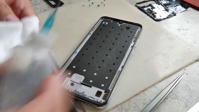 Redmi Note 8T / Замена дисплея. Сломал отвертку Wowstick 1F
