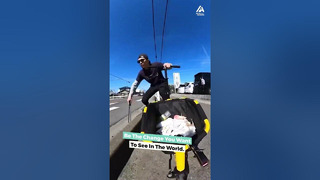 Guy Collects Garbage While Rollerblading | People Are Awesome #extremesports #rollerblading