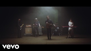 Walking On Cars – Catch Me If You Can (Official Video)